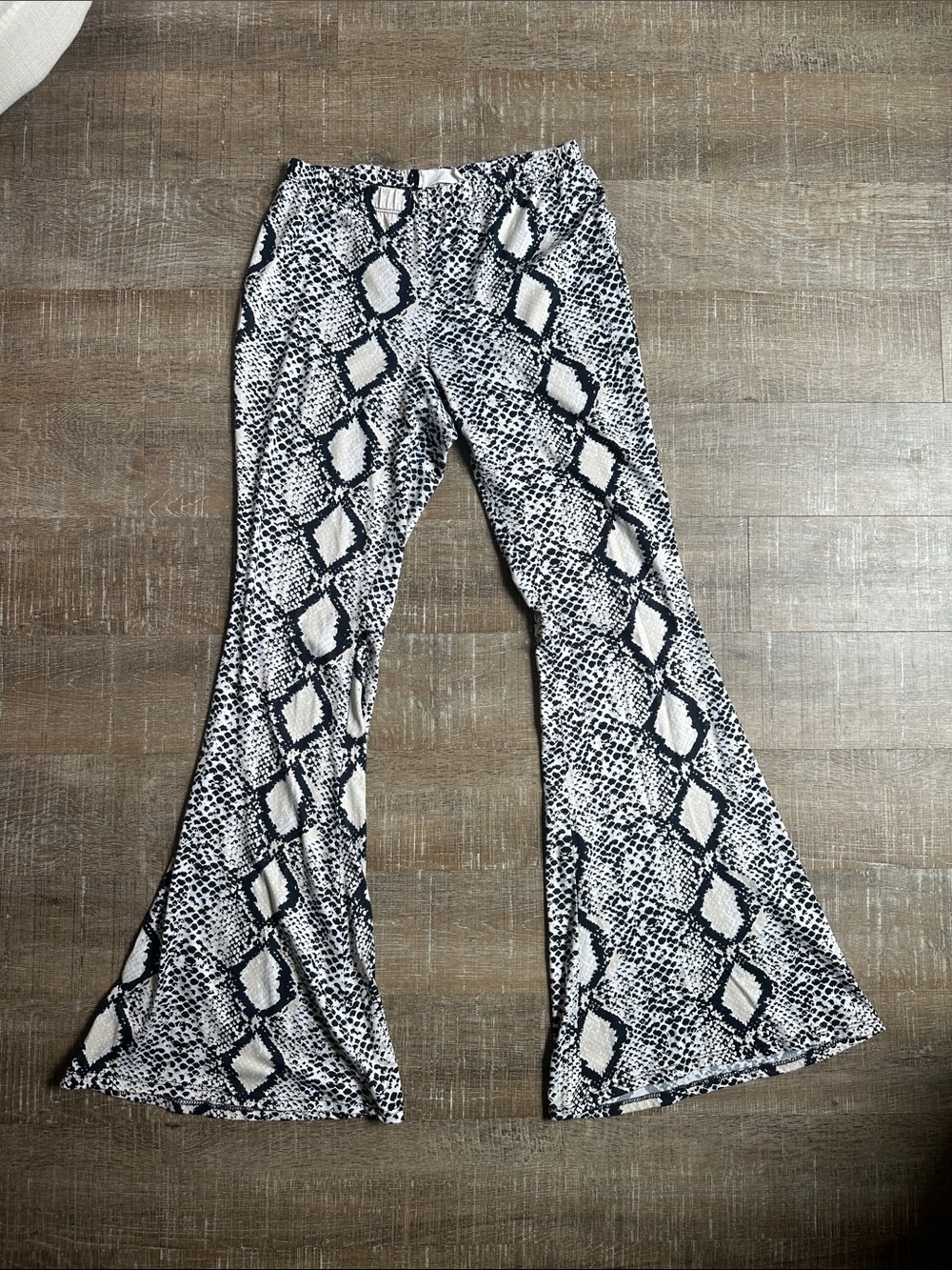 Peach Love California Black & White Snake-Print Flare Pants